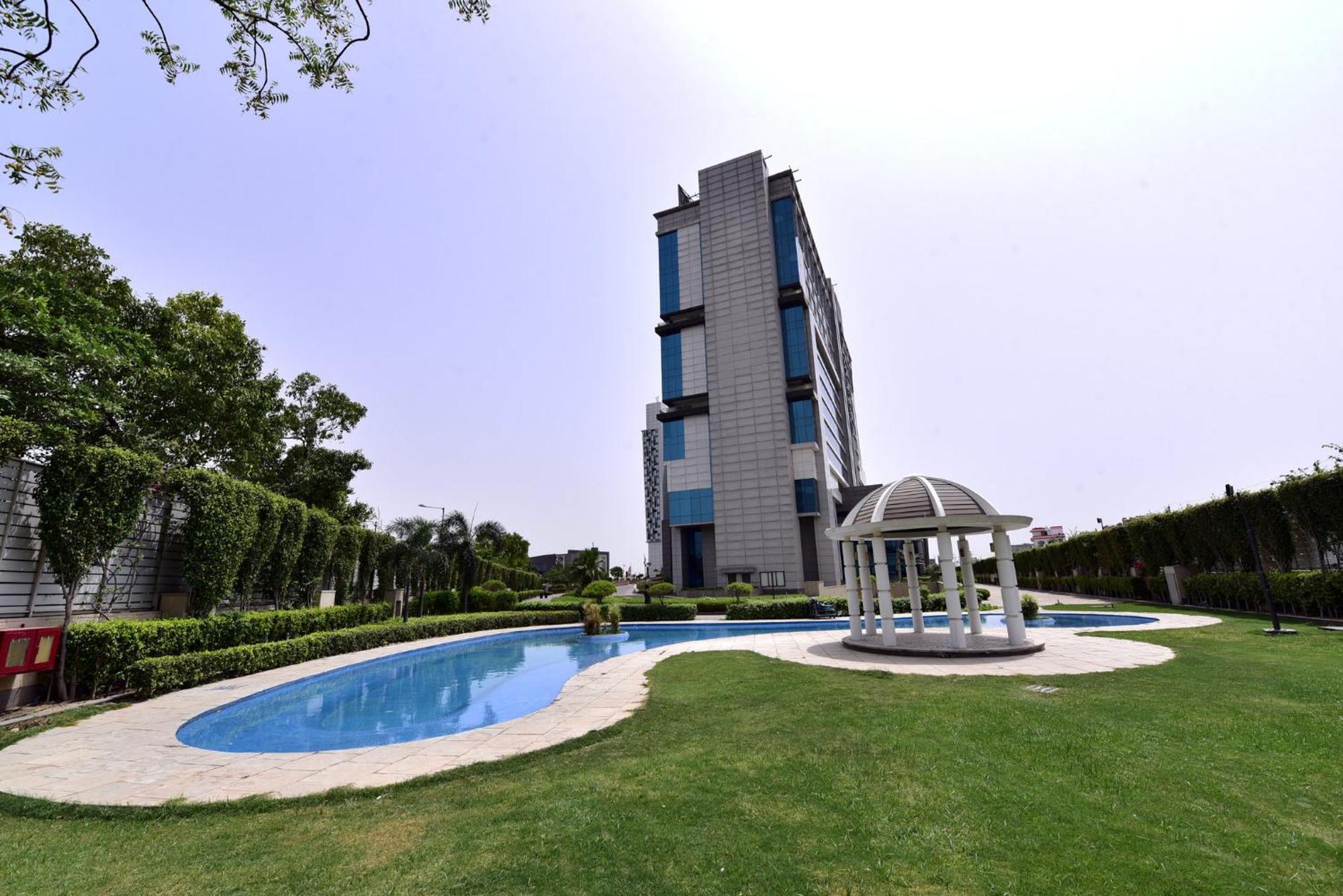 Crowne Plaza Greater Noida, An Ihg Hotel Exterior photo